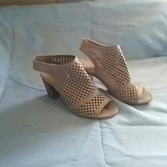 Shoes - Picture 2 of 8